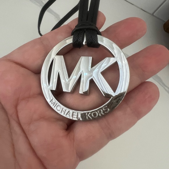 Michael Kors Leather Bag Charm. - Picture 9 of 11